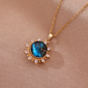 Collar de Saturno con Piedras Brillantes – Elegancia y Misterio en una Joya