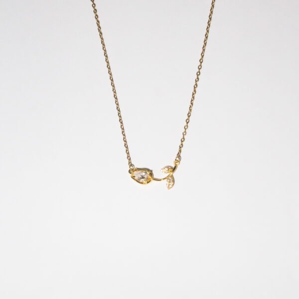 Collar Tulipán de Acero Inoxidable – Elegancia y Durabilidad en un Diseño Exclusivo para Ella