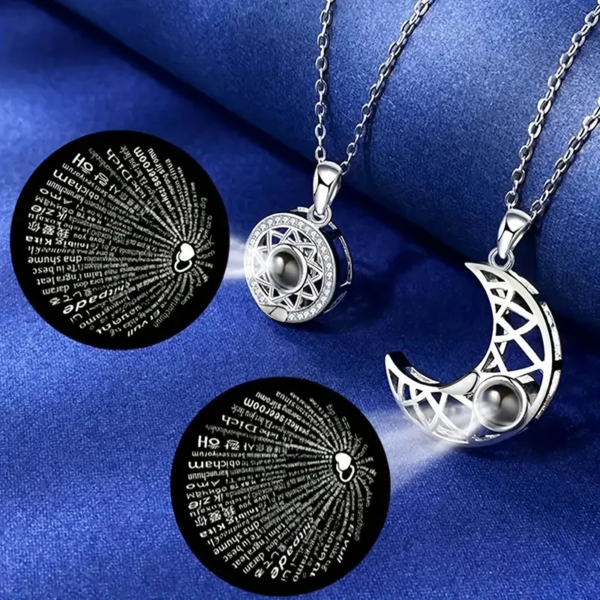 Collares Sol y Luna Imantados – Un Símbolo de Amor con Proyección de 'Te Amo' en 100 Idiomas